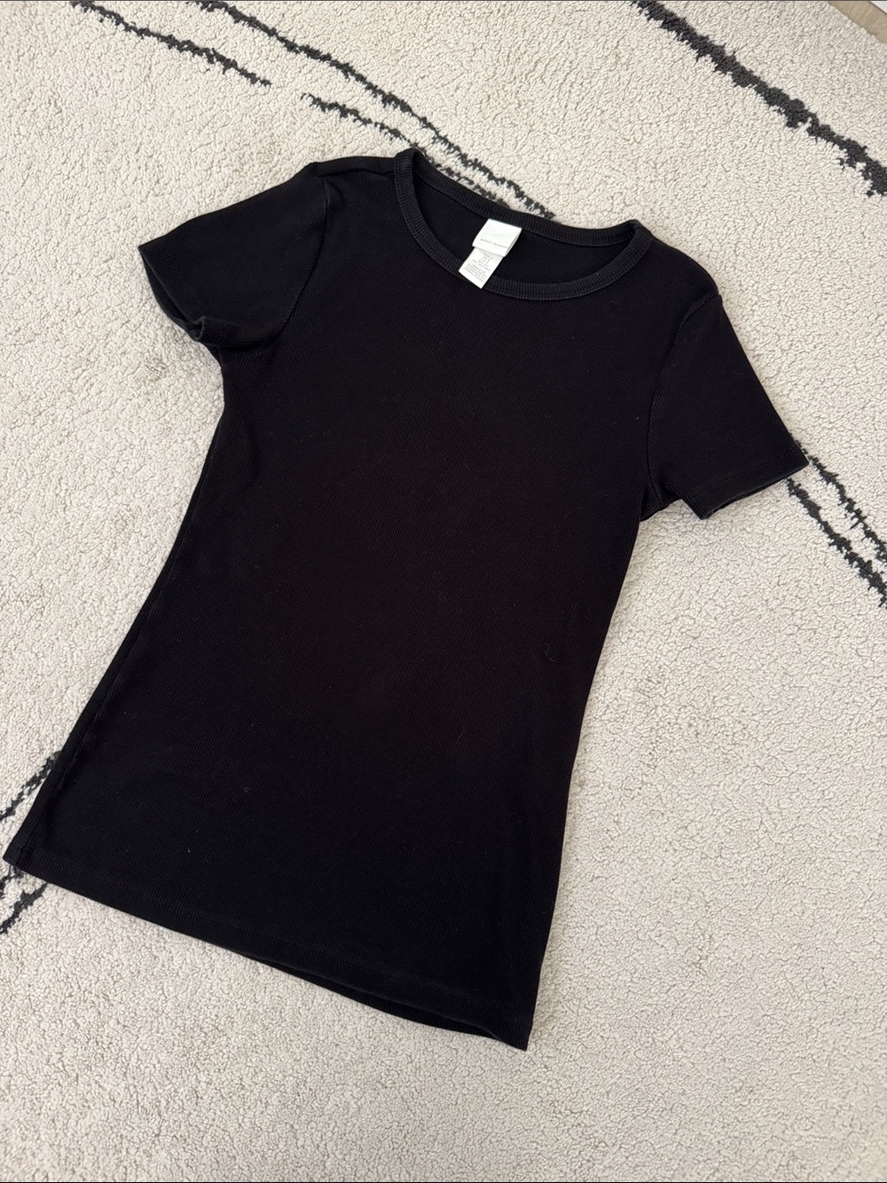 H&M Black Short-Sleeve Ribbed tee